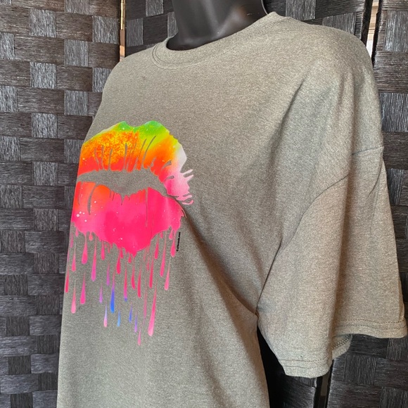 Dani Green Lips Like Sugar Tee - Picture 3 of 4